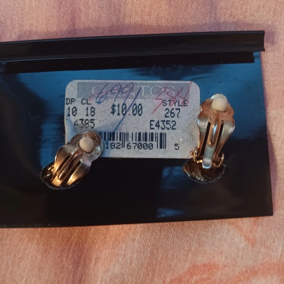 Vintage Gold/Yellow Clip ons - Picture 3 of 5